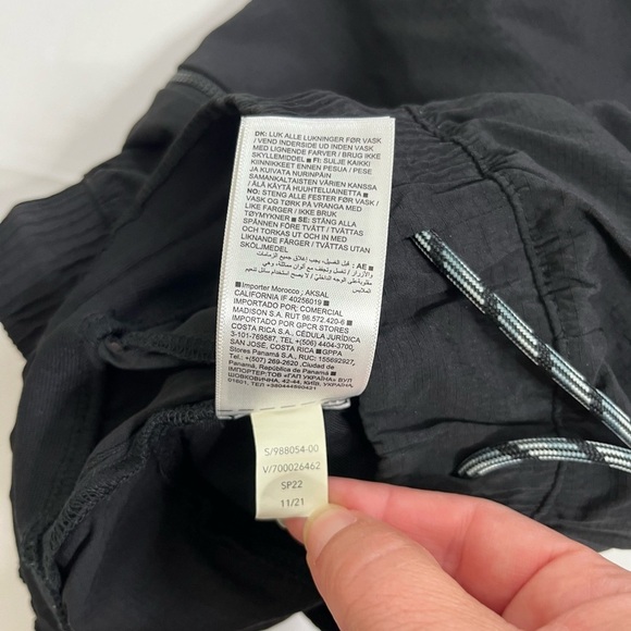 Athleta Trekkie Straight Crop Black Size 12 Petite - Picture 5 of 10